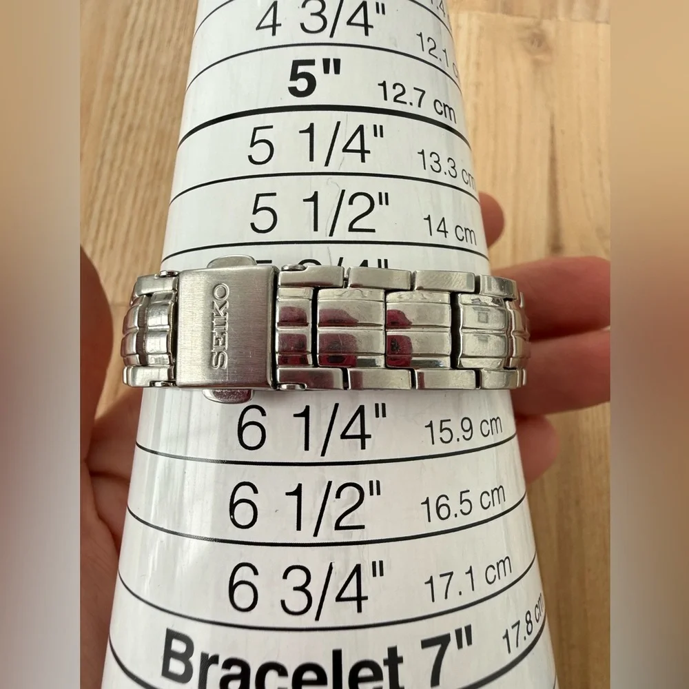 Seiko ladies coutura stainless steel diamond watch NEW BATTERY